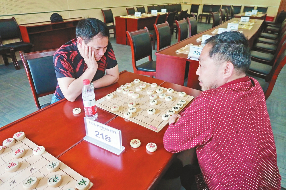 象棋最新賽況，激烈角逐展現(xiàn)智慧與勇氣的較量，象棋賽場激戰(zhàn)正酣，智慧與勇氣的較量持續(xù)上演